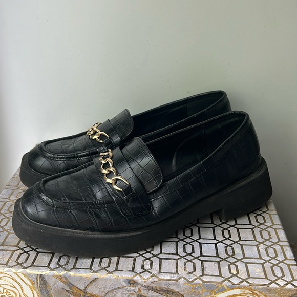 Kenneth Cole Reaction Shoes - Kenneth Cole Reaction Sienna Lug Platform Loafer Women's size 8.5